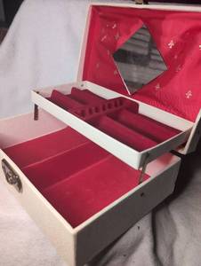lot 5900 image: Jewelry Storage Box with Square Mirror and Red Velvet Compartments