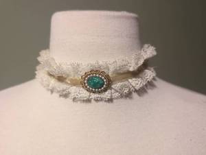 lot 6001 image: Vintage Lace Choker Necklace with Green Stone and Pearl Brooch