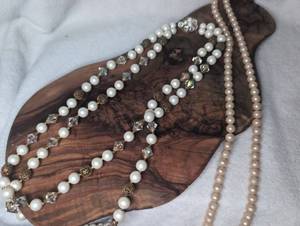 lot 6004 image: Pearl Beaded Necklace Lot 3 Strands White Champagne Faceted Crystal Spacers
