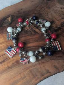 lot 6207 image: Patriotic Beaded Bracelet&nbsp