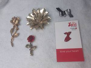 lot 6302 image: &nbspRose Brooch Pin Lot 4 Pieces