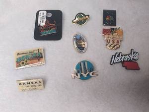lot 6400 image: Lot of 8 Travel Souvenir Pins Universal NYC Kansas Nebraska Bishops Palace