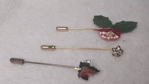 lot 6403 image: Lot of 3 Decorative Hat Pins