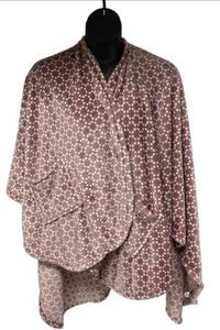 lot 1525 image: Berkshire Velvetsoft Wearable Plush Blanket, PLUM Geo