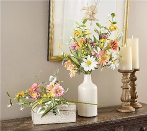 lot 1569 image: Set of 4 Everythings Coming Up Daisies Picks by Valerie, 19