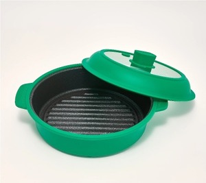 lot 1645 image: Prepology 9 Microwave Grill Pan w Silicone & Glass Lid, Green