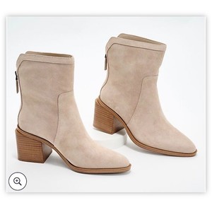lot 1711 image: Size 7.5 Vince Camuto Water-Repellent Suede Mid-Shaft Boots -Kortimy