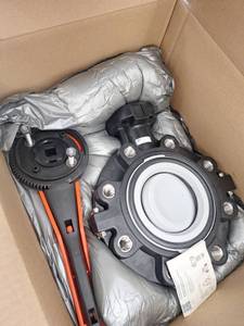 lot 19036 image: GF 4 DN100 Butterfly Valve PVCINOX