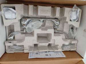 lot 19062 image: Zurn Commercial Faucet Bathroom Sink 2-Handle Faucet