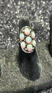 lot 20 image: Sterling Silver Vintage Opal Ring with Multistone Cluster Setting