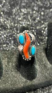 lot 21 image: Helen Slim Vintage Sterling Ring Turquoise and Coral Stone Ring with Rope Bezel Detail