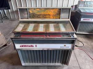 lot 51 image: Wurlitzer Americana II Jukebox Solid State Stereo