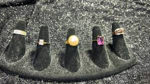 lot 53 image: Lot of 5 Jewelry Rings with Gemstones