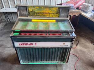 lot 72 image: Wurlitzer Americana II Jukebox