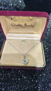 lot 83 image: Sterling Silver  Quality Jewelry Pendant Necklace with Green birth stone Stone