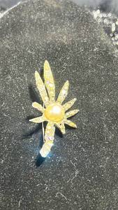 lot 101 image: Vintage Decorative Flower Brooch with Yellow Center and Rhinestone Petals