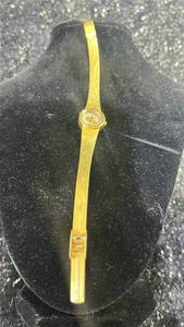 lot 102 image: Elgin Watch Gold Tone Decorative Band