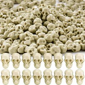 lot 8661 image: NEW 150 Pcs Halloween Mini Skull Heads, Plastic Miniature Figurines Skulls Ornaments - Retail $0