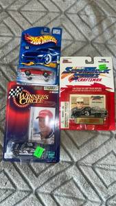 lot 8 image: Lot of 3 Die Cast Model Cars Hot Wheels NASCAR Craftsman