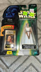 lot 40 image: Hasbro Star Wars Episode I Princess Leia in Ceremonial Dress with Medal of Honor Action Figure