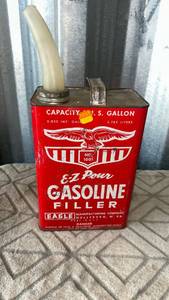 lot 76 image: Vintage Eagle Manufacturing E-Z Pour Gasoline Filler No. 1001 1 Gallon