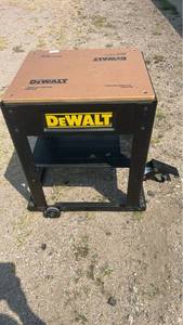 lot 91 image: DeWALT DW733DW734DW735 Planer Stand