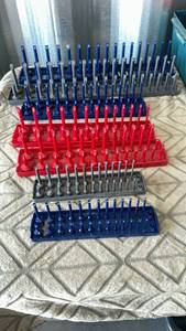 lot 92 image: Socket Stands Multiple Organizers