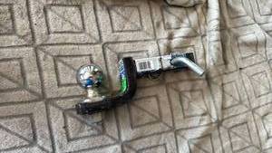 lot 120 image: Reese 2 516 Drop Hitch Ball Mount