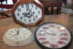 lot 3286 image: Vintage Clocks untested