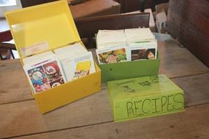 lot 3310 image: Vintage Betty Crocker Recipe Boxes