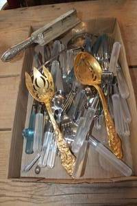 lot 3316 image: Flat of Silverware and More