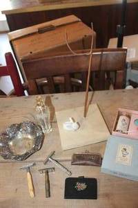 lot 3317 image: Vintage Razors, Jewelry Holder and More