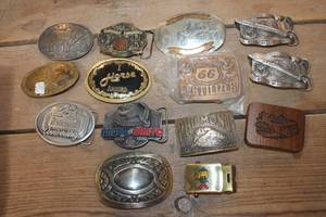 lot 3323 image: Vintage Belt Buckles