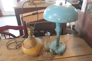 lot 3335 image: Vintage Lamp Base and More untested