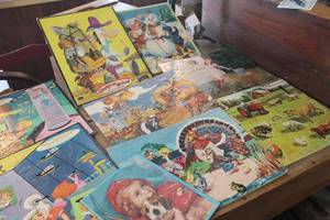 lot 3337 image: Vintage Childrens Puzzles