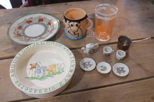 lot 3341 image: Vintage Childrens Dishes and More