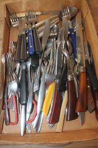 lot 3347 image: Vintage Bakelite Handled Carving Set & More