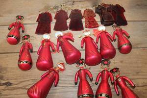 lot 3349 image: Glass Chinese New Year Vintage Ornaments & More