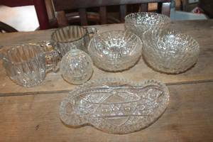 lot 3366 image: Vintage Glass Berry Bowls and More