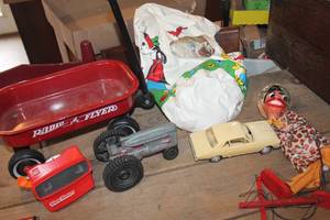 lot 3368 image: Toy Radio Flyer Wagon, View Master and More