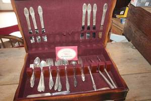 lot 3400 image: Vintage Misc. Silverware in Wood Box
