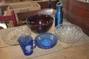 lot 3407 image: Vintage Mar-Crest Bowl, Serving Bowls & More