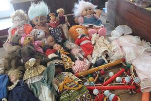 lot 3425 image: Vintage Troll Dolls and More