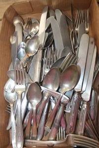 lot 3426 image: Flat of Vintage Misc. Silverware