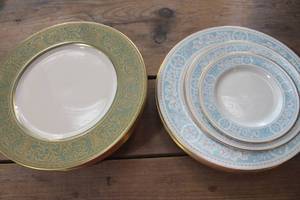 lot 3438 image: Vintage Dinner Plates and More