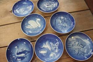 lot 3440 image: Vintage Small Dcor Plates