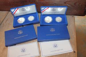 lot 3471 image: 2 Sets of 1986 United States Liberty Coins IOB