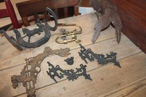 lot 3481 image: Horse Shoe Hat Rack and More