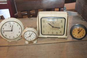 lot 3487 image: Vintage Clocks untested