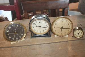 lot 3488 image: Vintage Clocks untested